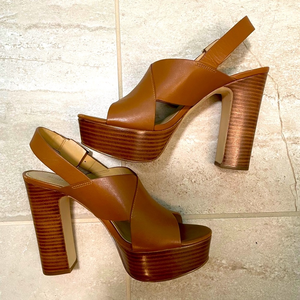 Michael Kors Platform heels 💕